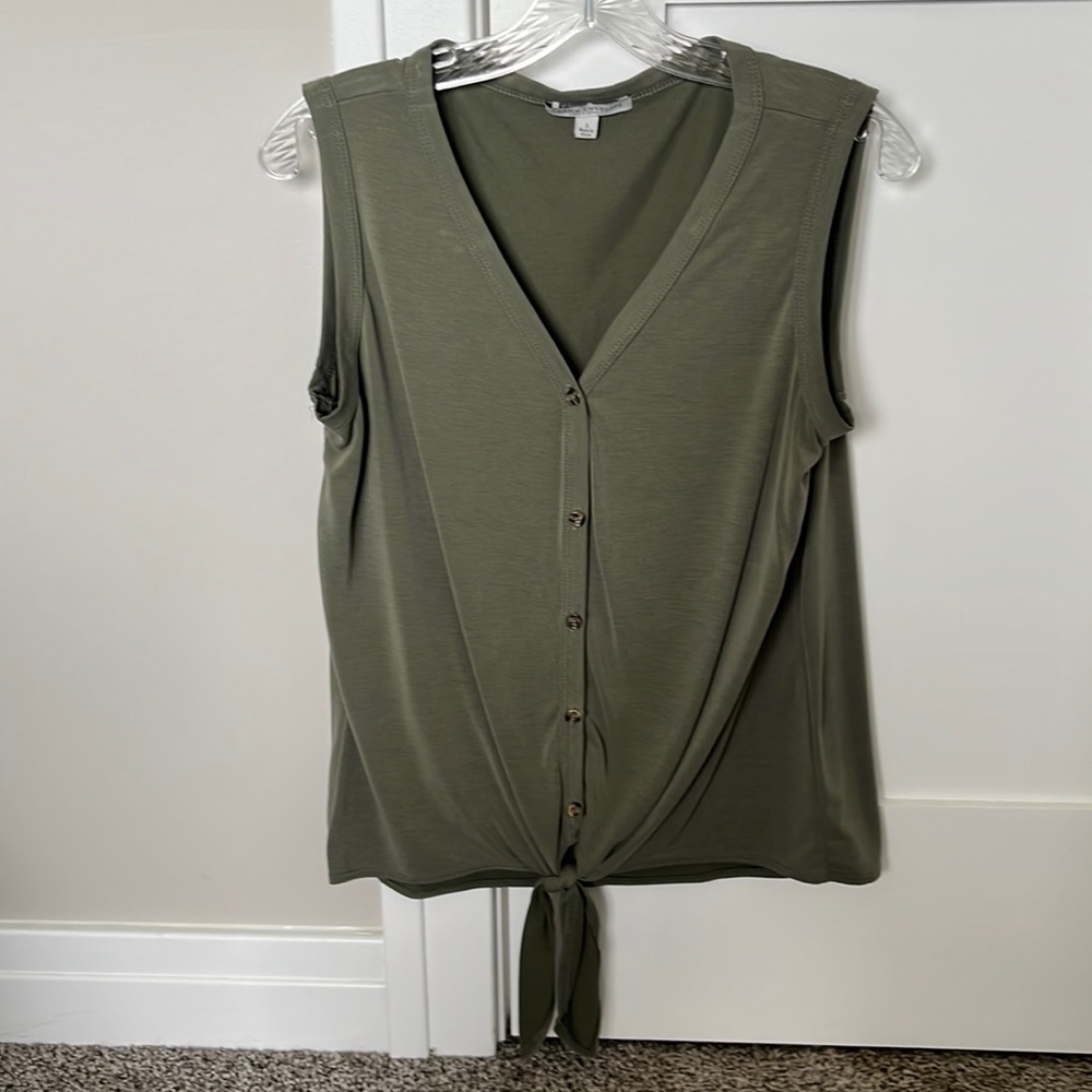 Button down tie front tank